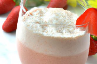 Sweet & Creamy Strawberry Keto Shake: Low-Carb Delight